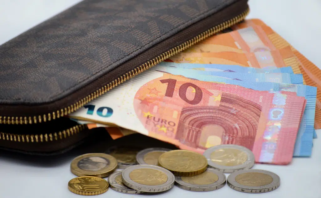Radnik u Hrvatskoj u prosjeku zarađuje oko 77 % više nego radnik u FBiH