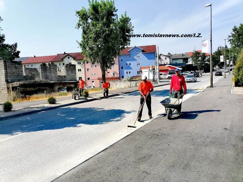 BRAVO: JKP Tomislavgrad za razvoj i unaprjeđenje sustava upravljanja otpadom dodijeljeno 384.550 Eura!