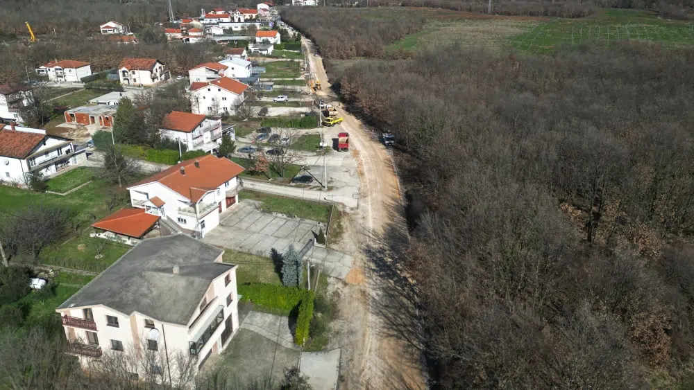 OBAVIJEST Radovi i privremena regulacija prometa na dionici Tromođa – Služanj