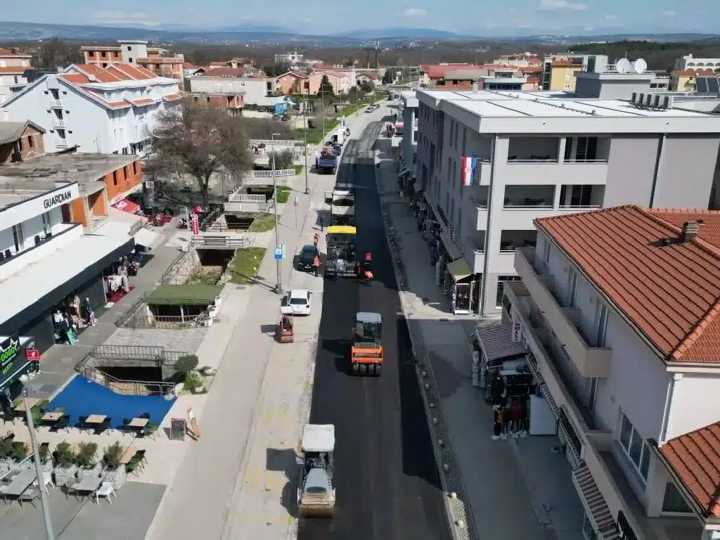 Pokušao obiti automobile u Međugorju, tijekom uhićenja progutao drogu i završio u SKB Mostar
