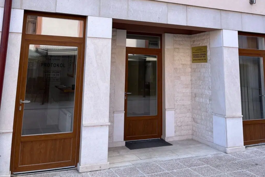 Porezni ured ponovno blokirao račune zdravstvenih ustanova u HBŽ