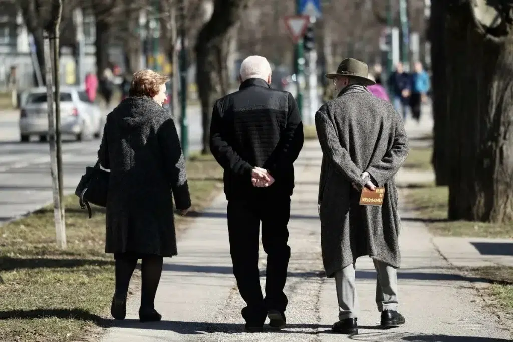 Umirovljenici bi mogli ostati bez zajamčene mirovine, zastupnici traže ocjenu ustavnosti zakona