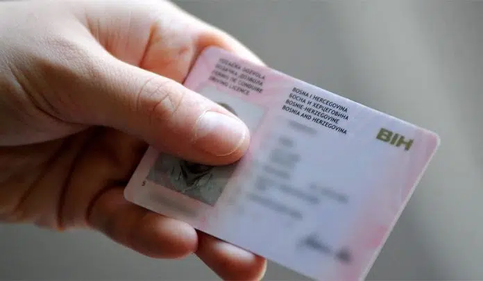 Važno upozorenje vozačima: Obavezna međunarodna vozačka dozvola!