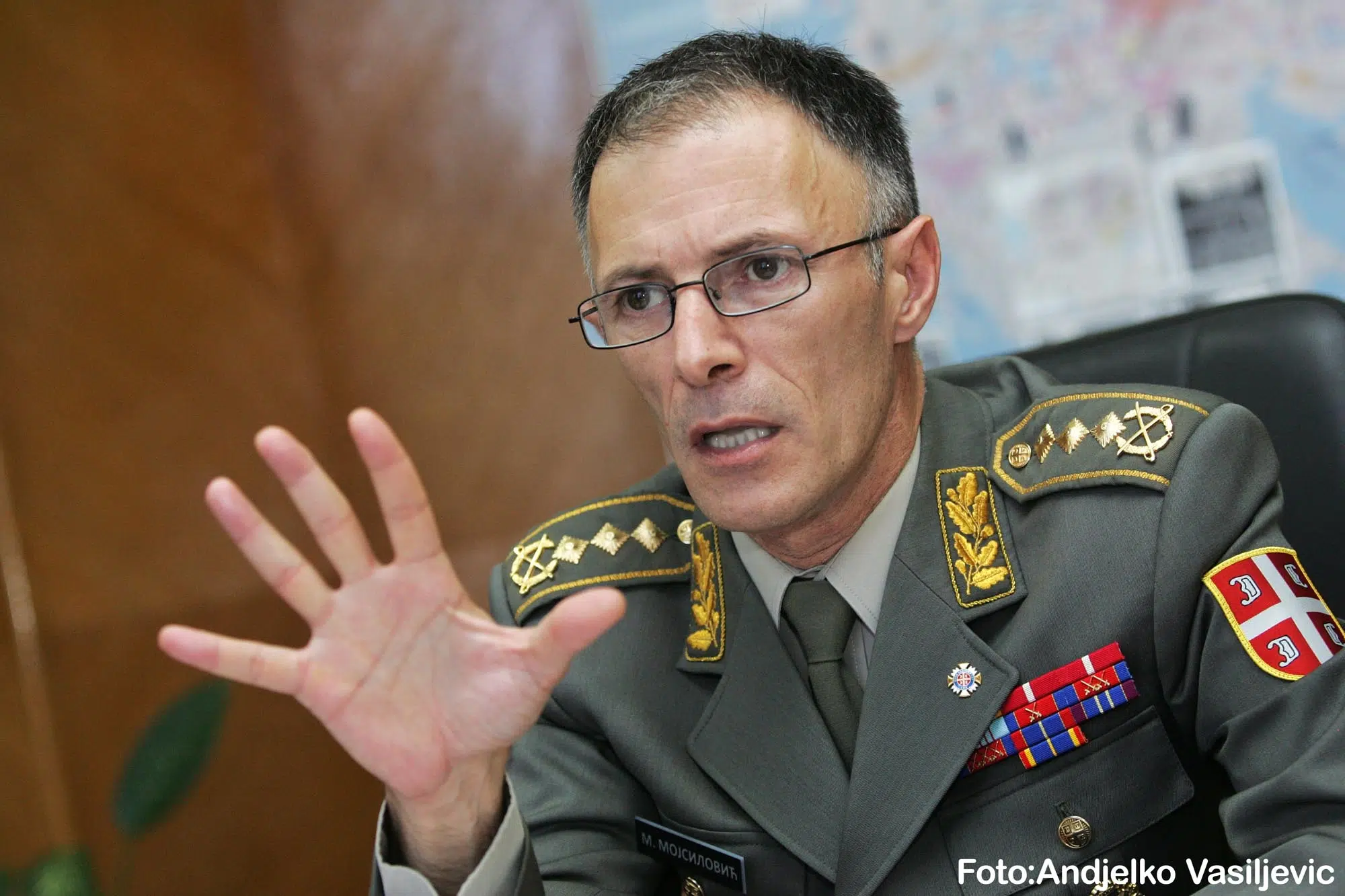 Zbog koga su kupljene rakete? Šef vojske Srbije odgovorio, retoriku dodatno zaoštrio diplomat: “Zbog Thompsona koji viče ‘ZDS’”