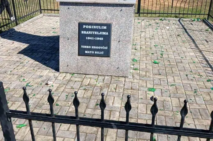 1775767252_Spomenik-zrtvama-oskvrnavljen-fekalijama-–-hipba.jpeg