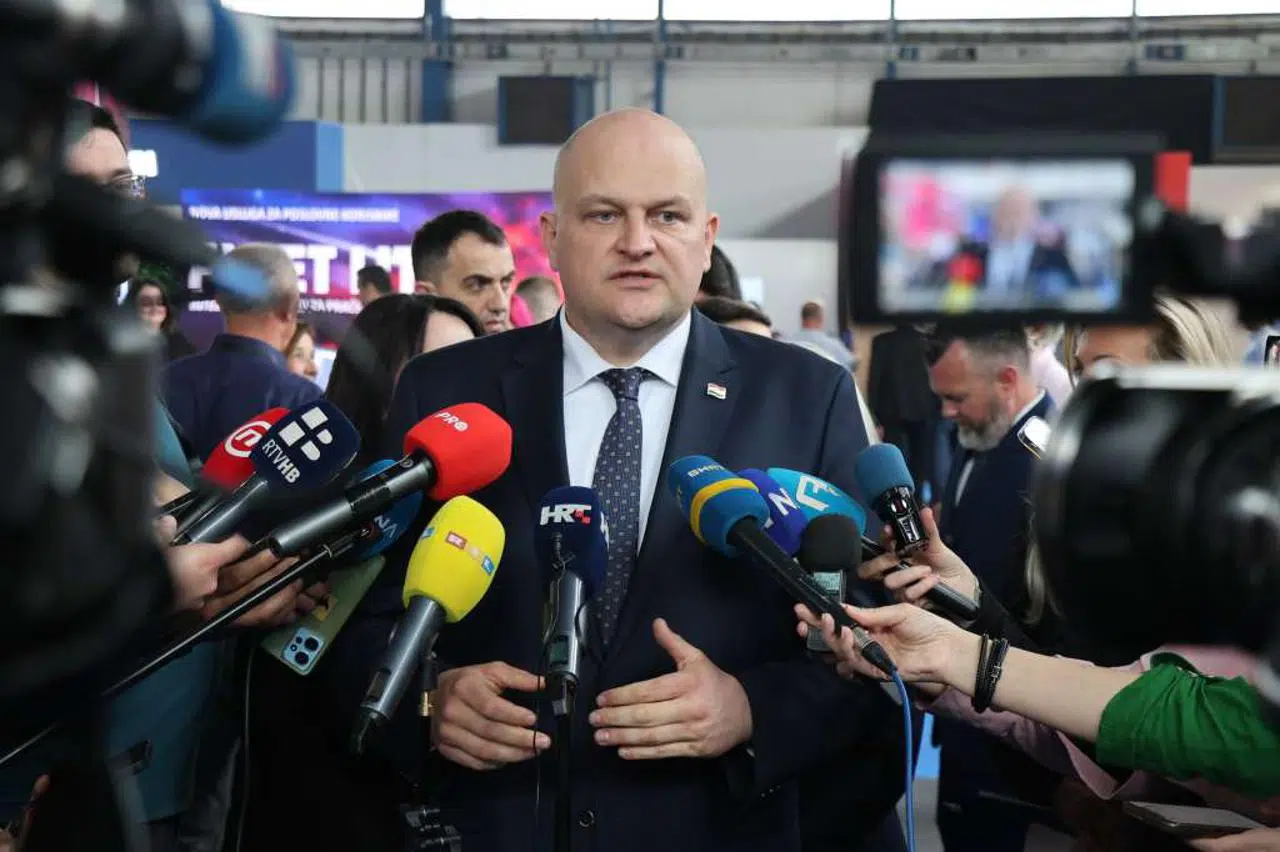 Bez hrvatskih luka i rafinerije, BiH ostaje bez derivata, RH vodi računa o njezinoj opskrbi