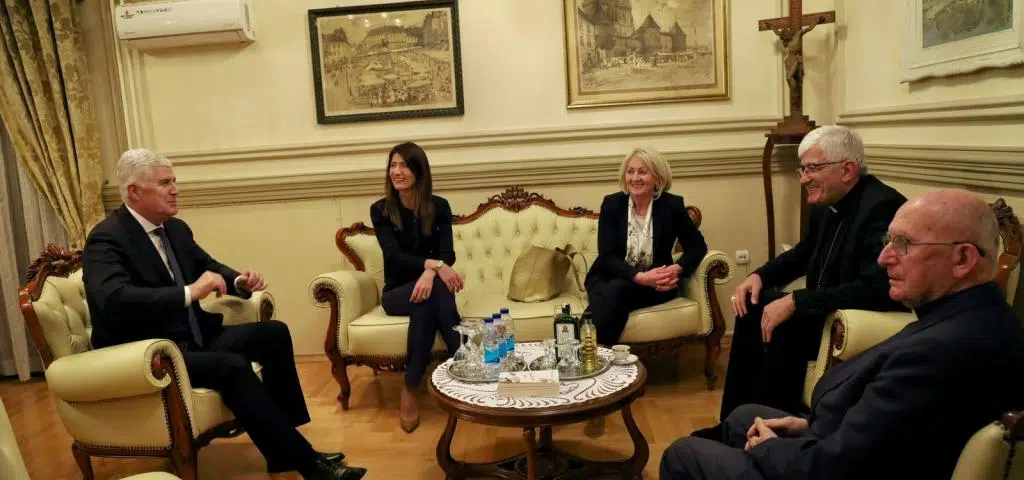 Čović, Krišto i Filipović s biskupom Majićem: Potreba očuvanja mira, povjerenja i Hrvata i katolika u Banjolučkoj biskupiji