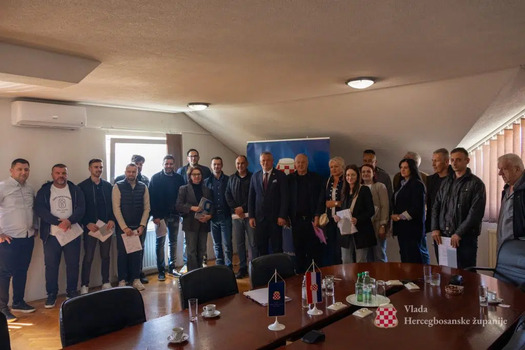 Potpisani ugovori s 24 korisnika sredstava projekta „Poticaj gospodarskom razvoju Hercegbosanske županije“