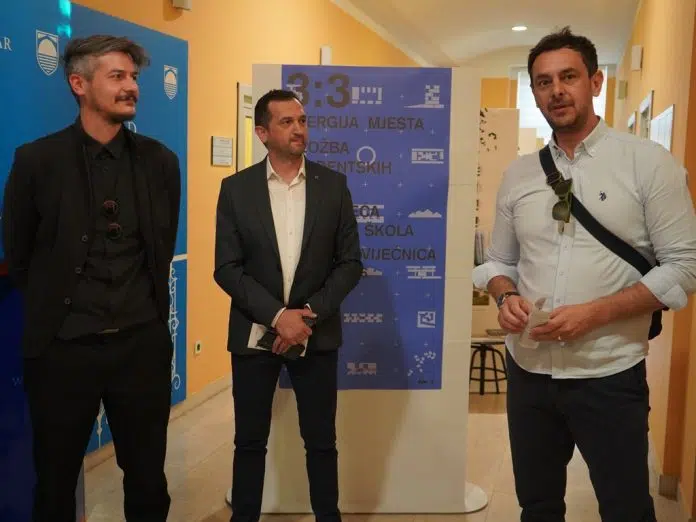 U-Gradskoj-vijecnici-otvorena-izlozba-koja-se-bavi-temom-Nove.jpg