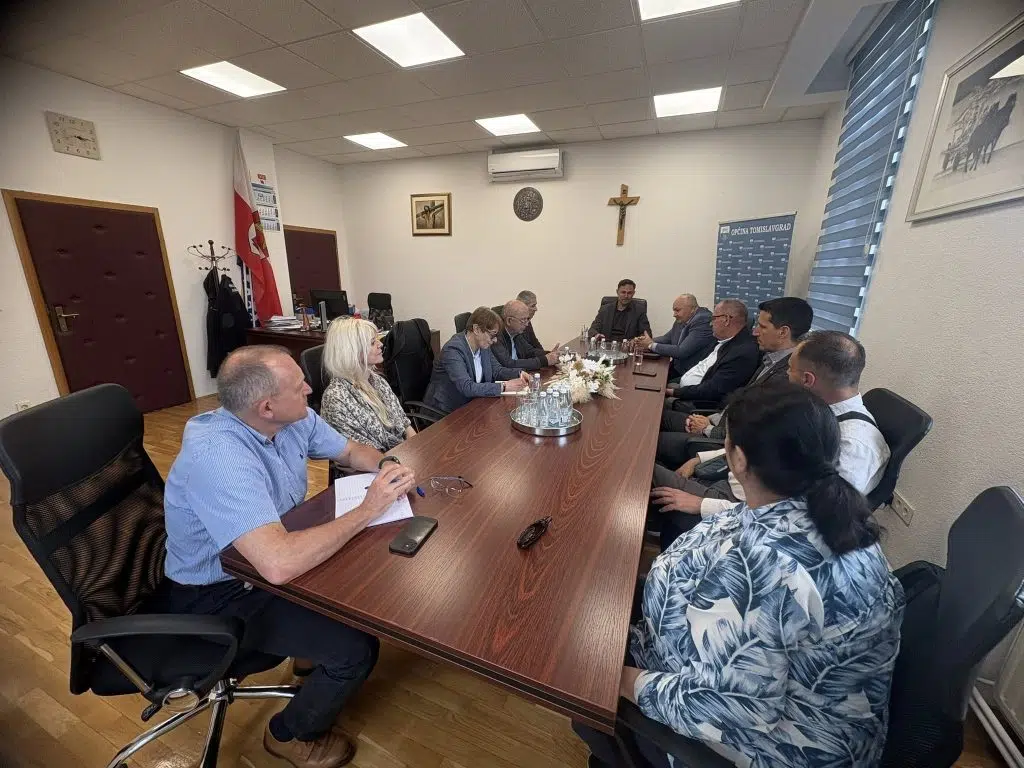 Predstavnici Općine Tomislavgrad održali sastanak s predstavnicima Europske unije, Europske investicijske banke, Watsan projekta i Centralnog nadzora