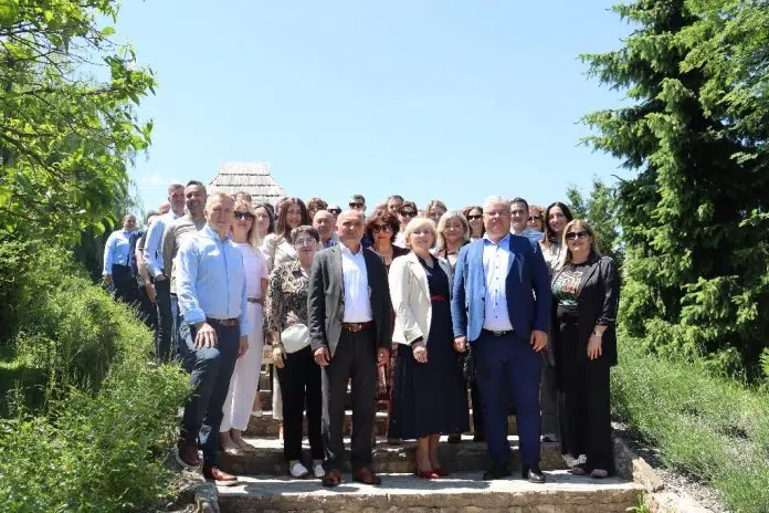 Najbolji zaposlenici HT Eroneta za 2025. nagrađeni na Management Forumu