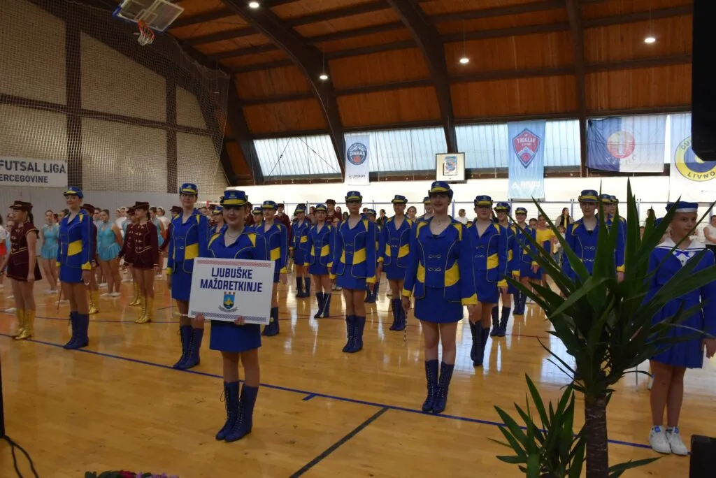 Plesni klub Paganini u emisiji „Naš mali, a veliki svijet“, gošće Jagoda Kozina i Božena Selak
