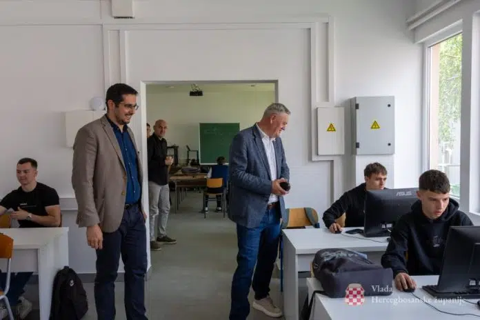 Predsjednik Vlade HBŽ Vukadin i ministar Tadić posjetili SSŠ u