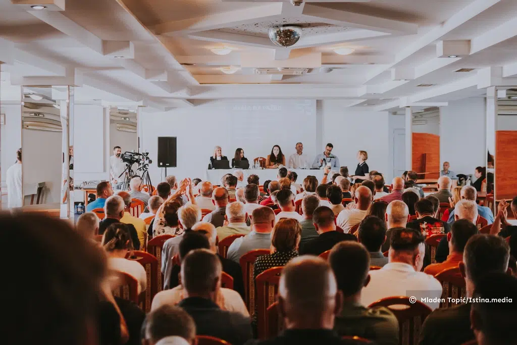 BURNO U TOMISLAVGRADU | ‘Hoćete li vi izmjestiti turbine ili ćemo mi kuće?!’