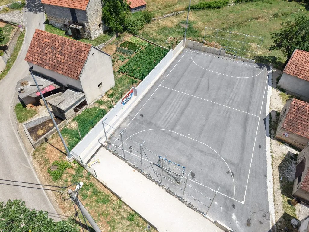 Rastovača uz potporu Hrvatske obnovila tri igrališta