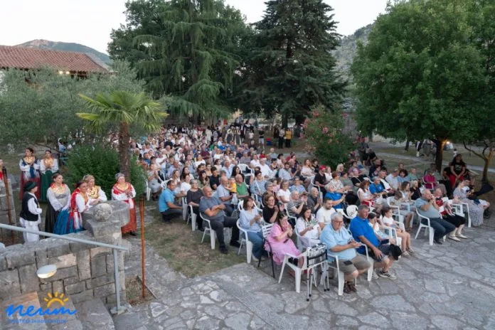 FOTO| Hutovo zasjalo u svjetlu Ivanjskih krijesova- večer tradicije i