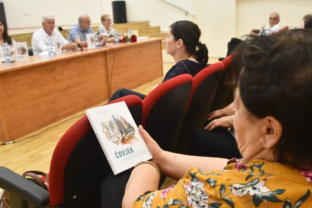 U Posušju predstavljen novi roman Radice Leko „Čovjek koji je tražio svoju dušu“