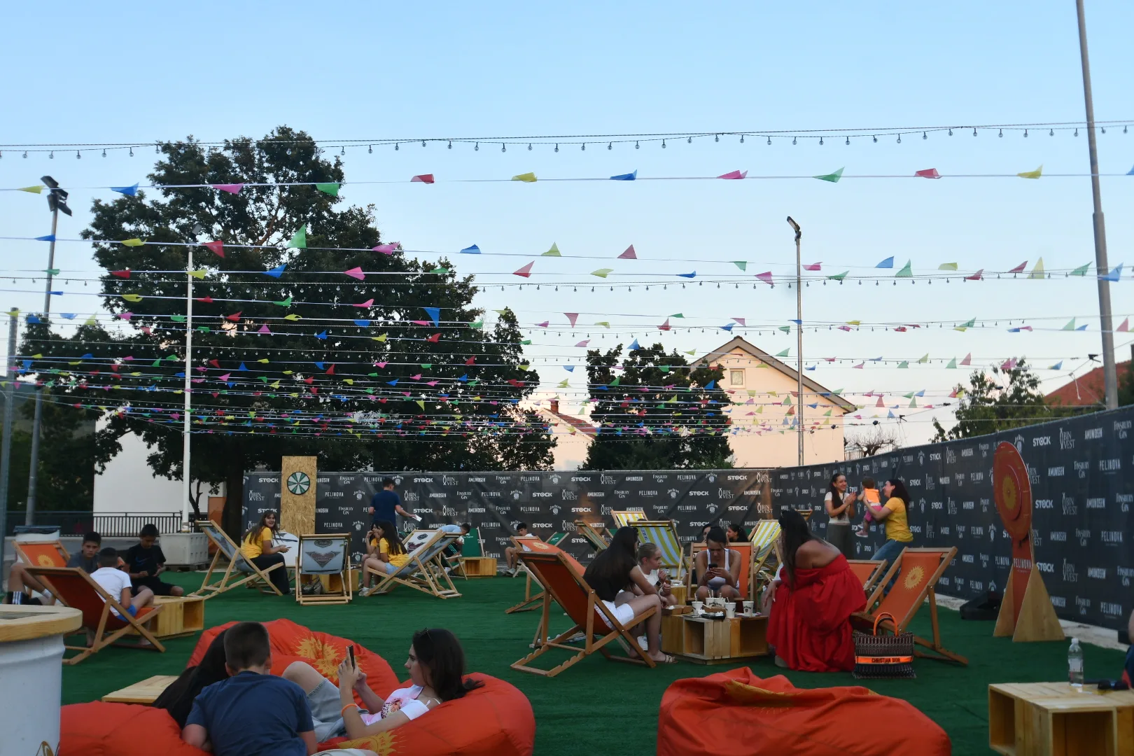 Započeo Vrlo Fest! u Posušju: posjetitelji uživaju u gastronomiji, druženju i glazbi