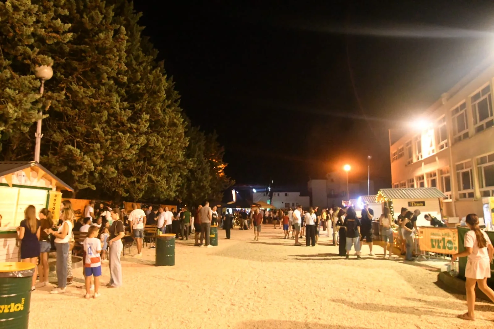 Druga večer Vrlo Festa okupila brojne posjetitelje: Zoster oduševio publiku, večeras veliko finale festivala