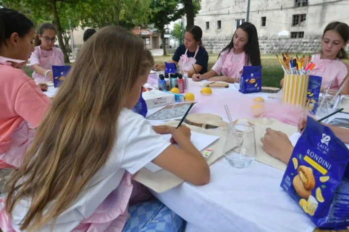 Kreativno ljeto u Posušju: Održana prva Paint&Lemonade radionica