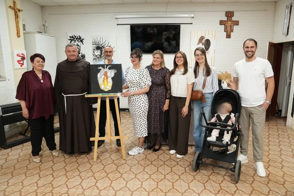 Matea Primorac predstavila se prvom samostalnom izložbom slika