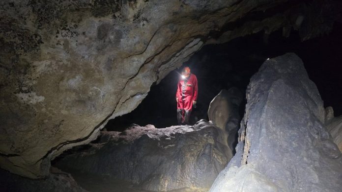 Mijatovci istraživali špilju kod Cebare: Njena potpuna ljepota narušena kroz