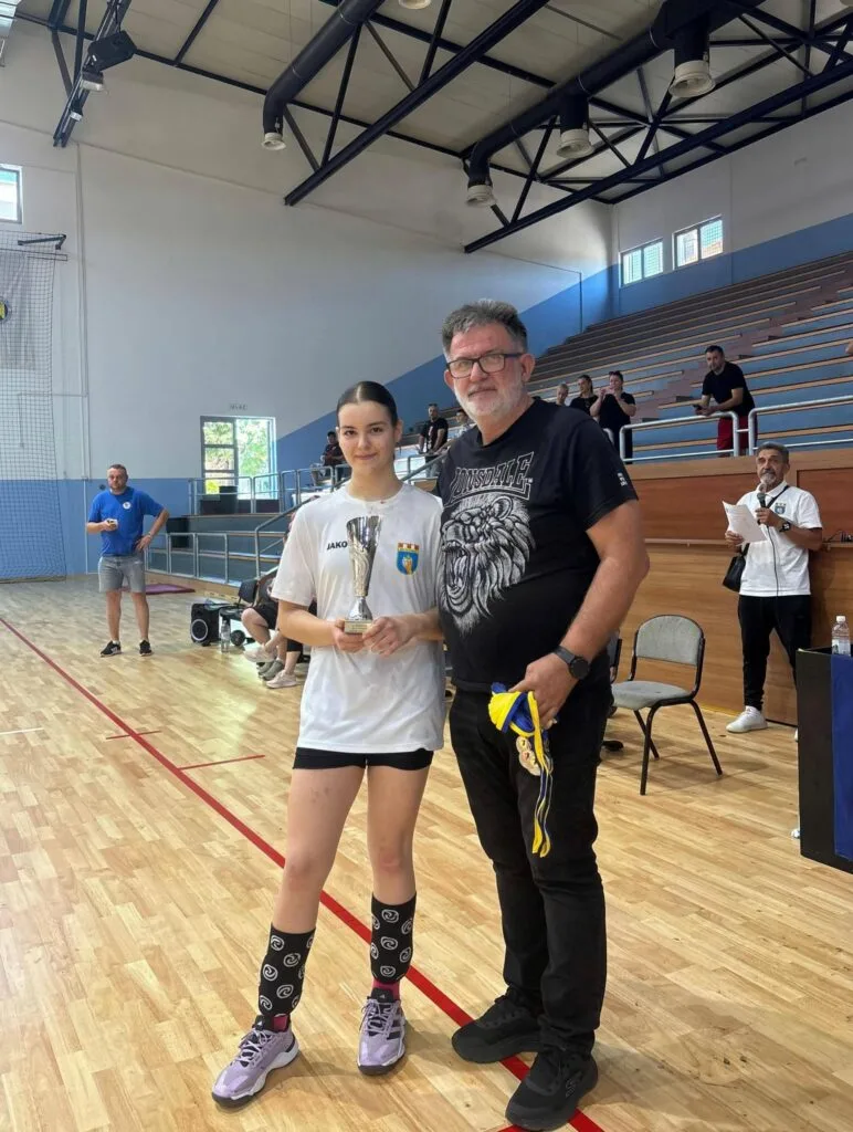 Mlađe kadetkinje RA Izviđač druge u BiH, juniorke treće, Katarina Kraljević pozvana na okupljanje hrvatske ženske kadetske reprezentacije