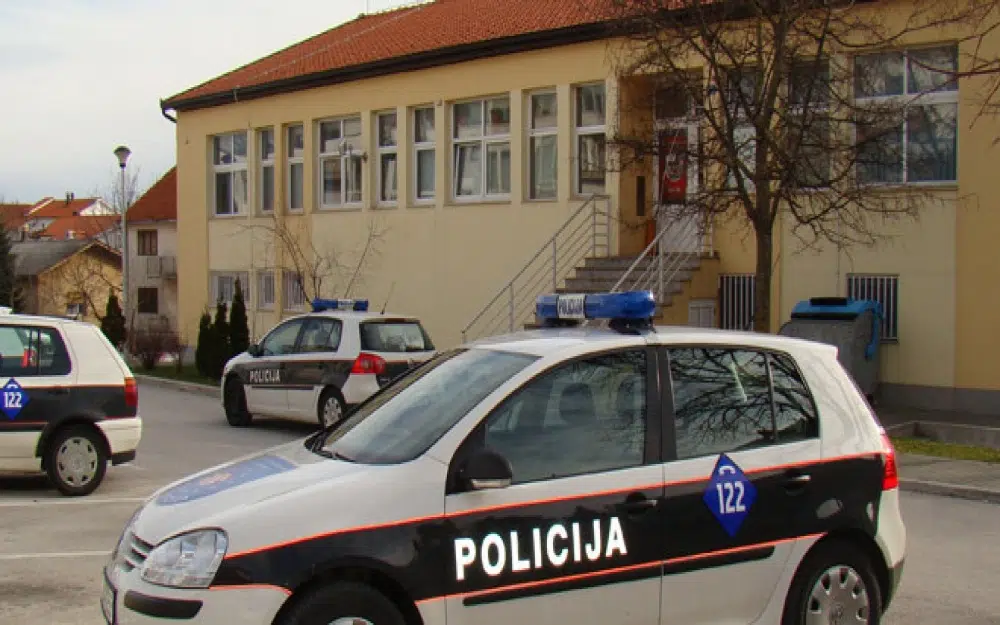Mladić iz Posušja u stanici napao policajca nakon privođenja