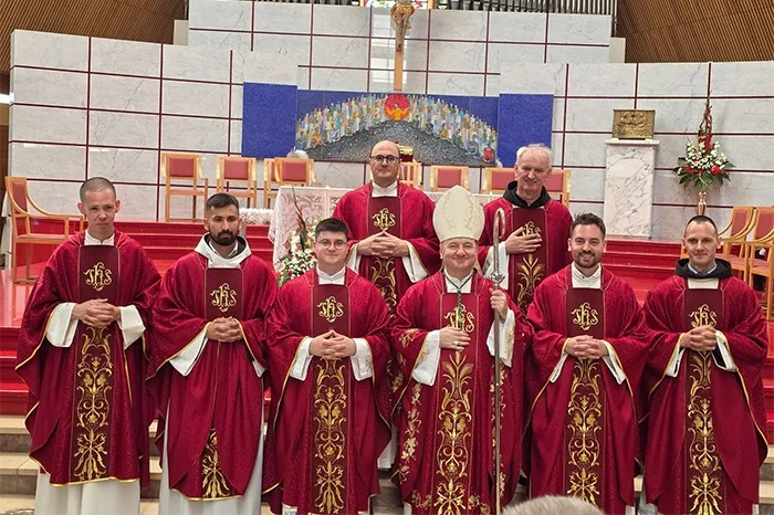 Neumljanin fra Danijel Sentić danas zaređen u mostarskoj katedrali Marije Majke Crkve