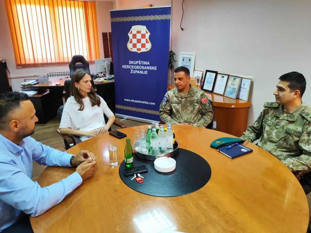 Predsjedatelj Skupštine HBŽ Jozo Ćosić primio izaslanstvo EUFOR-a, razgovaralo se o razvojnim projektima