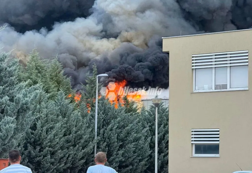 Veliki požar na deponiji u Mostaru, vojska izašla na teren, proglašeno izvanredno stanje