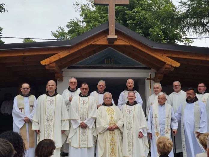 Fra Gabrijel Mioč u rodnoj Šujici proslavio 60. obljetnicu svećeničkog
