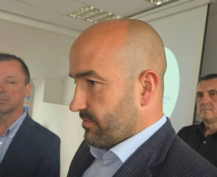 Darkov pogled sve govori: Mate Omazić nositelj liste HDZ BiH