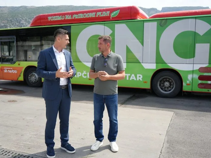 Gradonacelnik-Kordic-u-posjeti-Mostar-busu-Jasna-vizija-razvoja-i.jpg