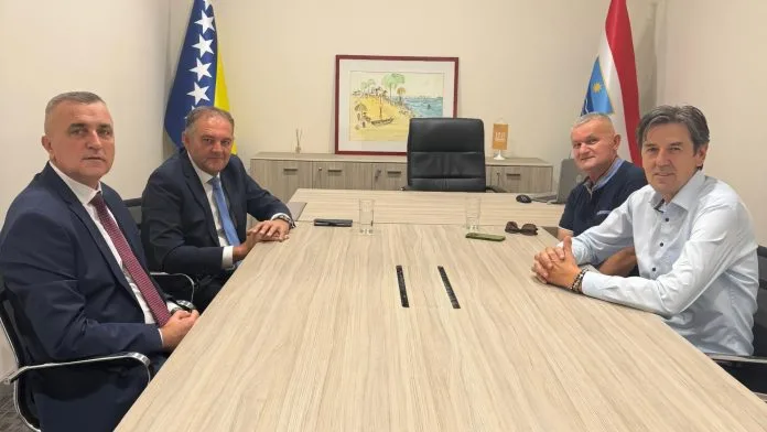 Martinović i Bevanda sa članovima Organizacijskog odbora koncerta „Blatničke note