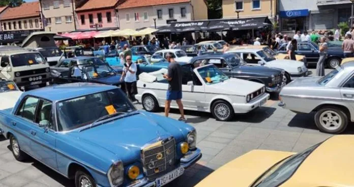 Oldtimeri iz BiH i Dalmacije u Livnu odali počast dr.