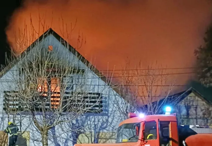 Zapalio kuću, a zatim i šumu kod doma za starije