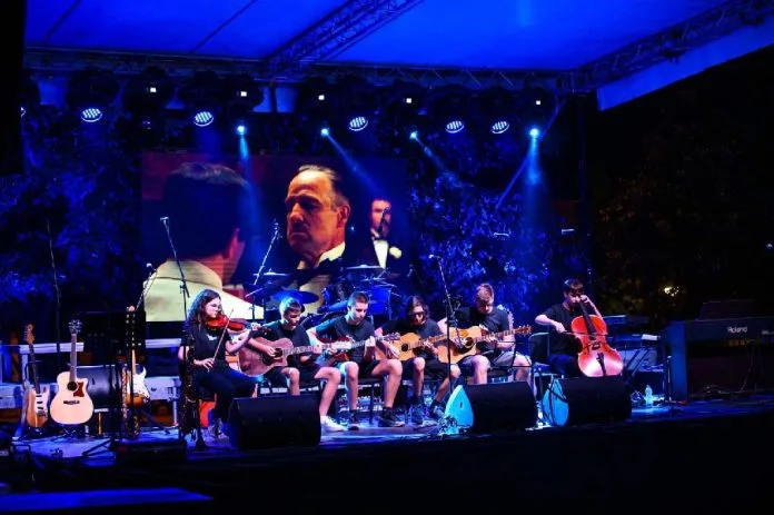 Pedeset glazbenika, filmski klasici i ABBA hitovi: 8. Koncert filmske
