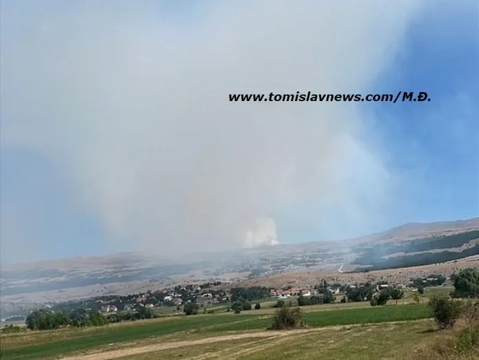 FOTO/VIDEO: U HBŽ požar na području Bosanskog Grahova i na