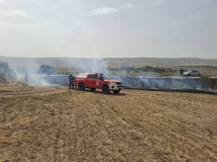 Brzom intervencijom duvanjskih vatrogasaca ugašen požar između Kola i Podgaja