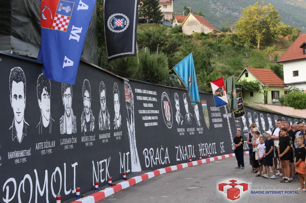 63 metra sjećanja i zahvalnosti – U Rumbocima otvoren mural posvećen braniteljima