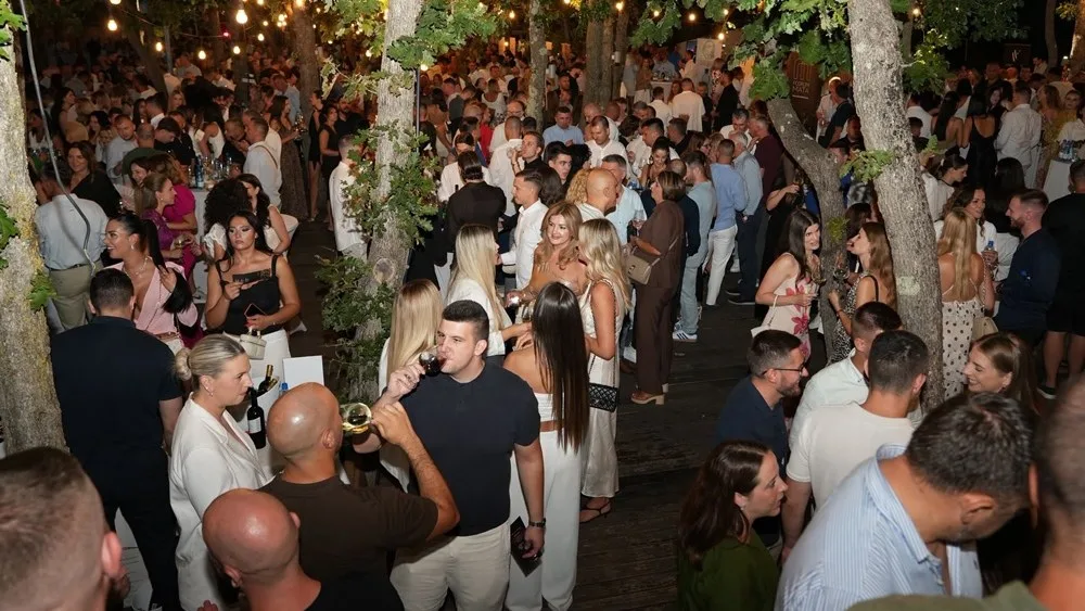 Jedanaesti BLAŽ Enology posjetiteljima ponudio autohtona vina, gastronomsku ponudu i odličnu zabavu
