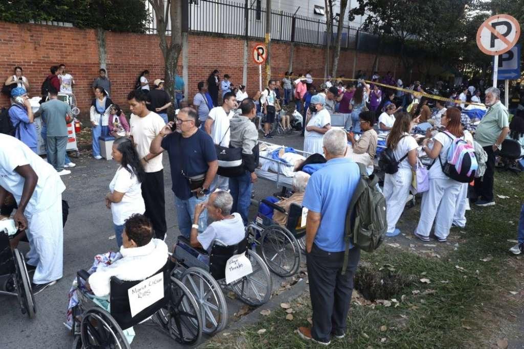 Najmanje 77 ljudi poginulo u snažnom potresu u Kolumbiji