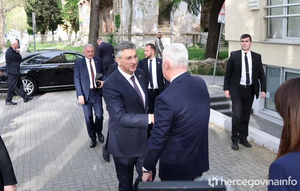 Plenković sutra stiže u Mostar: Posjetit će institucije i podijeliti milijune
