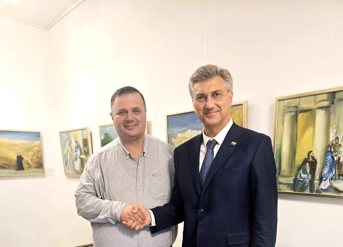 NEUMU 494.000 EURA IZ HRVATSKE: Plenković uručio ugovore, sredstva idu u zdravstvo, sport i infrastrukturu
