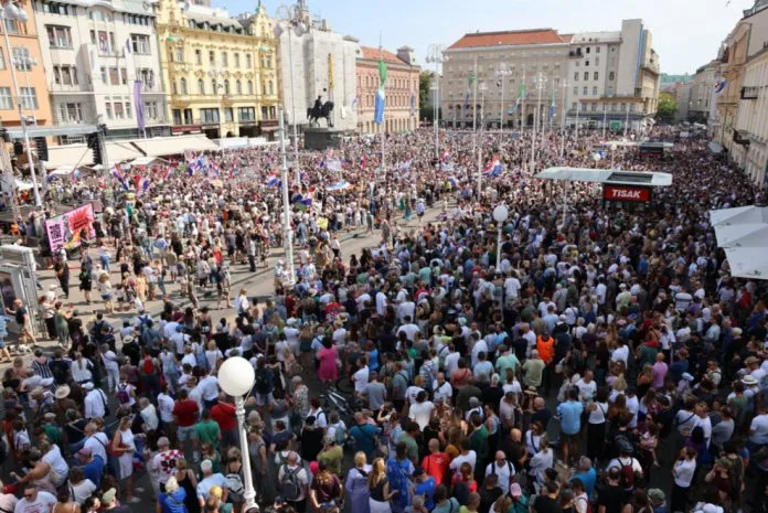 Tisuće prosvjednika na “Hodu za Liku” u Zagrebu