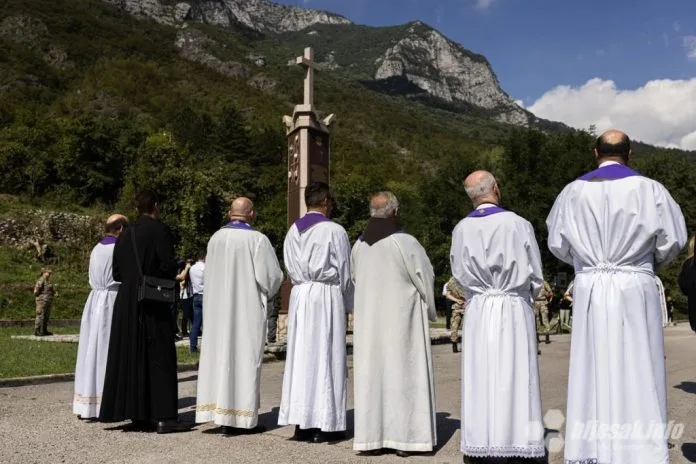 Obljetnica stravičnog zločina ARBiH nad Hrvatima u Grabovici: Uz spomenik