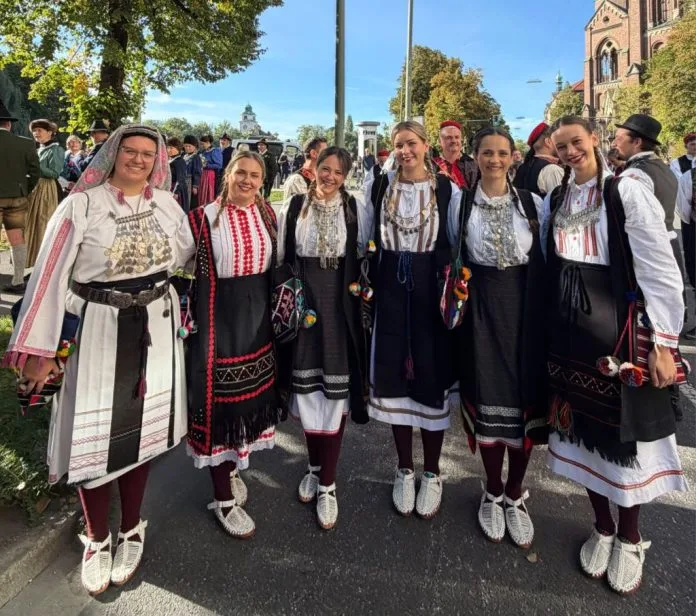 Duvanjske cure zasjale u velikoj povorci na Oktoberfestu