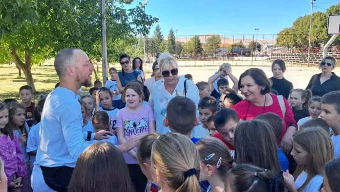 Toni Bošnjaković biciklom stigao u Tomislavgrad: Učenici pružili podršku humanitarnoj
