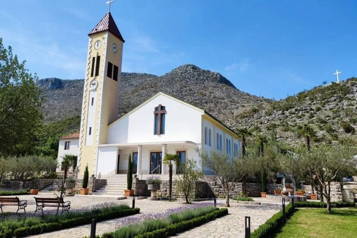 Župnik iz Hercegovine žestoko osudio naše običaje: ‘Ukinite ovo na